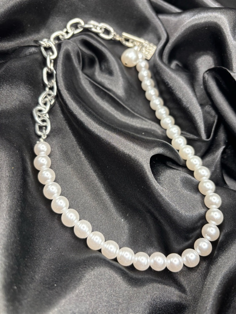 Parisian Style Pearl Chain Necklace Toggle Clasp 18” Minimalist Chic - Picture 6 of 7